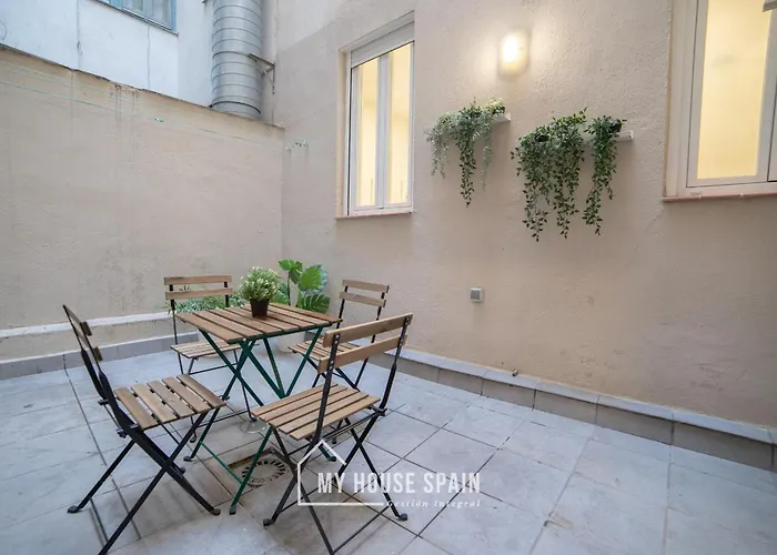 MyHouseSpain - Acogedor Piso Con Patio En Chamberi